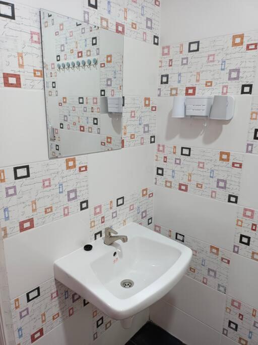 Impian Stay 0.1 Townhouse With 3 Bedrooms. Kuah Eksteriør billede